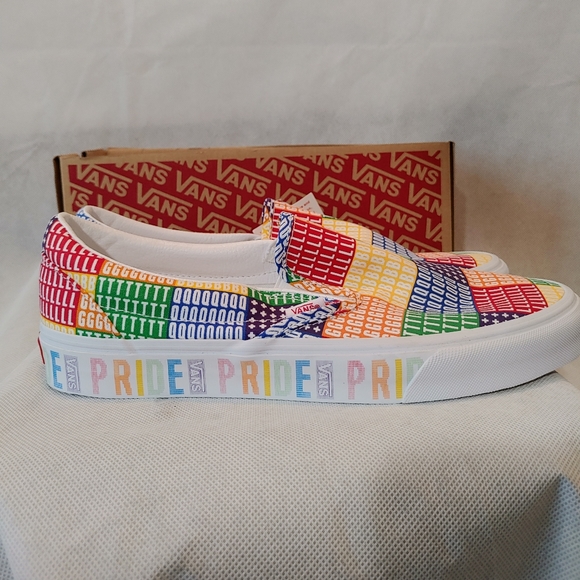 Vans Pride Sip-Ons M- 10.5 / W- 12 - Picture 6 of 10